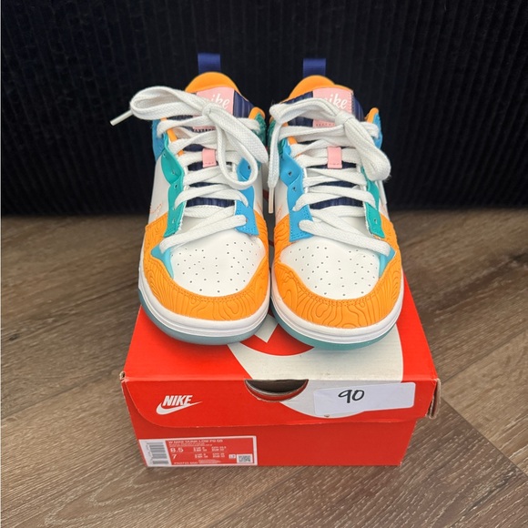 Nike Dunk Low Disrupt 2
Serena Williams Design Crew (Women's) - Picture 2 of 4